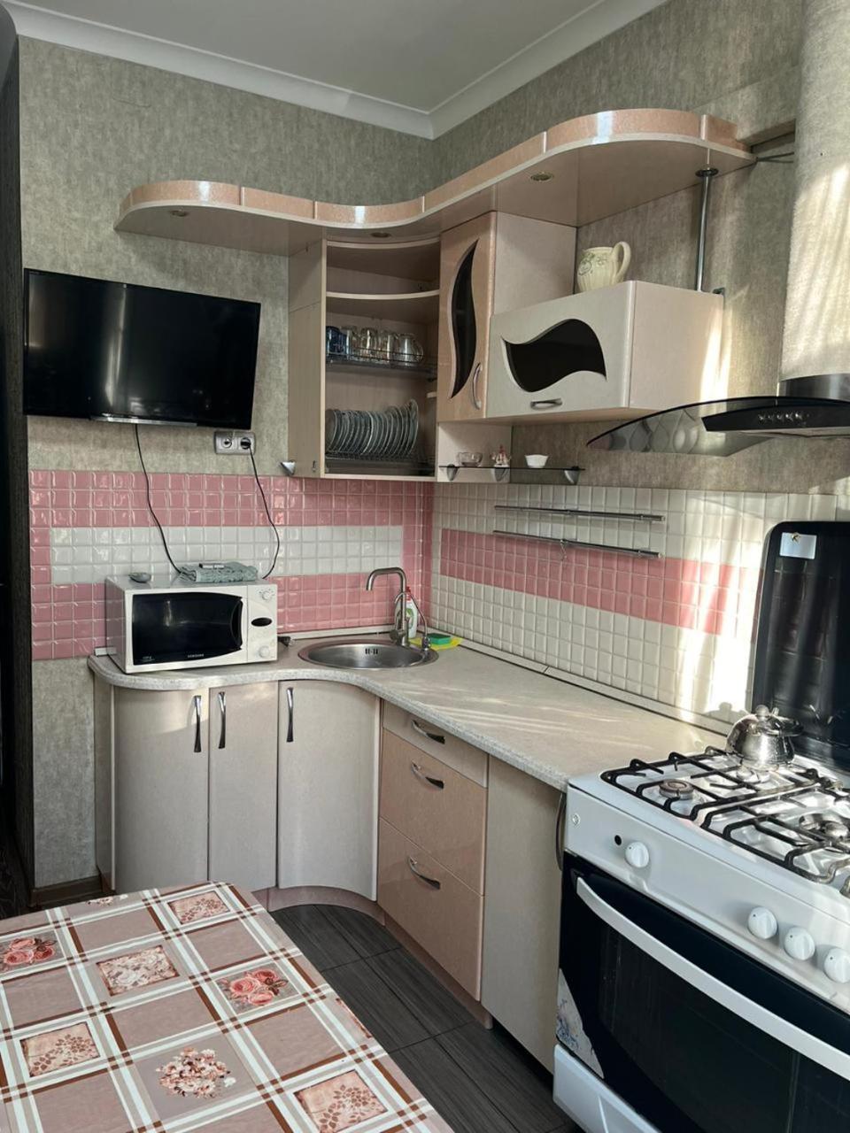 Apartments On Mustafa Ozturk Almatî Cameră foto