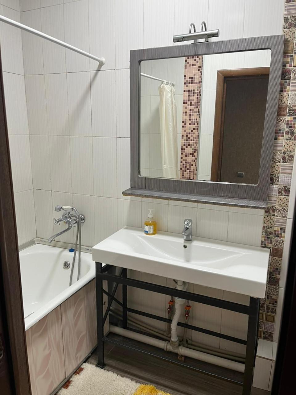 Apartments On Mustafa Ozturk Almatî Cameră foto